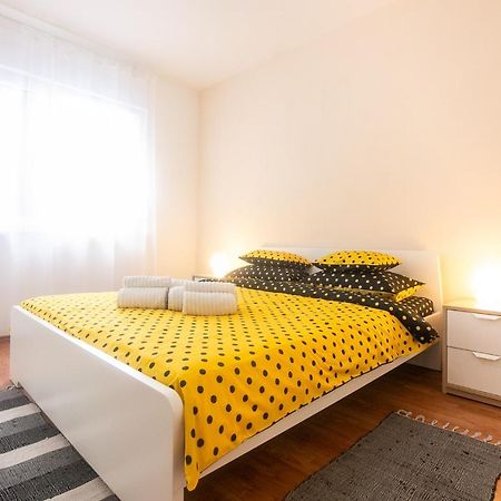 Apartment Noemi Pula Eksteriør billede