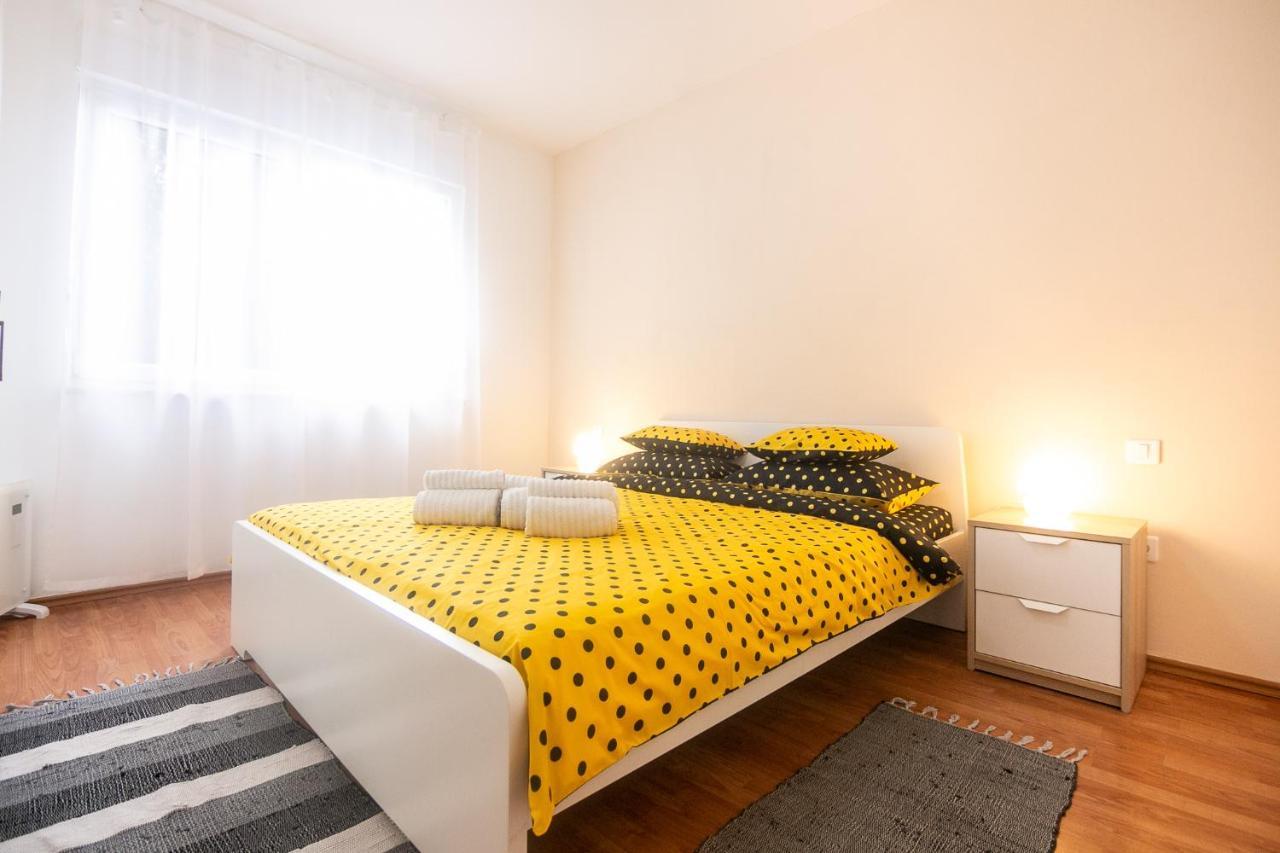 Apartment Noemi Pula Eksteriør billede